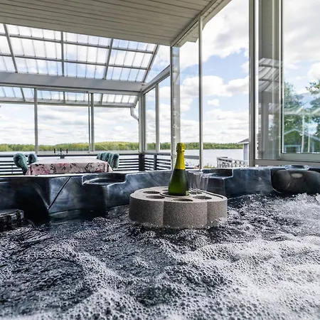 Aurora Riverside - Private Hot Tub&fire Pit Villa