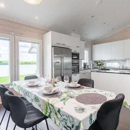 Aurora Riverside - Private Hot Tub&fire Pit Rovaniemi